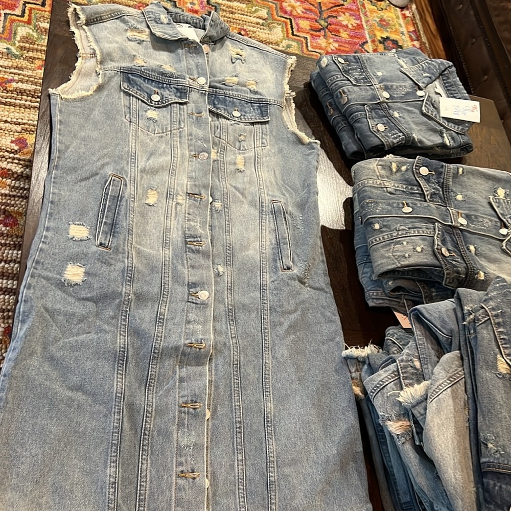 Veveret long distressed denim vest duster - Picture 8 of 12